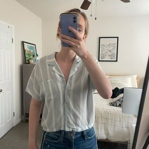 Lightweight aritzia button-up blue striped